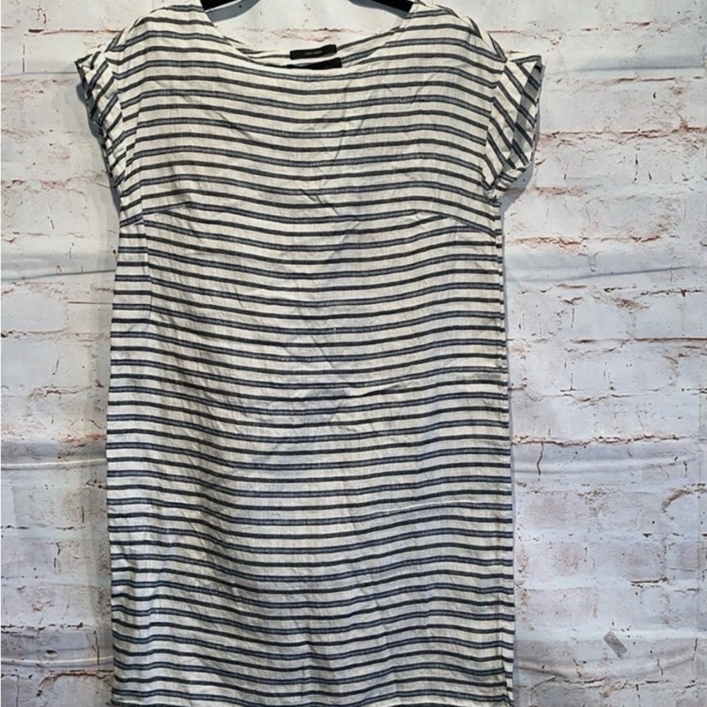 Tahari short sleeve mini White Blue Linen size small
